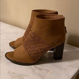 Heeled booties